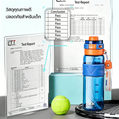 TKK ขวดน้ำเด็ก 750ml พ่นละอองคลายร้อน ดื่มได้ 2 แบบ Tritan BPA Free เหมาะไปโรงเรียน กีฬา กลางแจ้ง