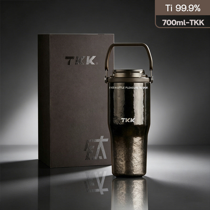 TKK 4002 แก้วไทเทเนียมแท้ 700ml น้ำหนักเบา ไม่ดูดกลิ่น เก็บร้อนเย็น พร้อมหลอด 2in1 Titanium Water Bottle