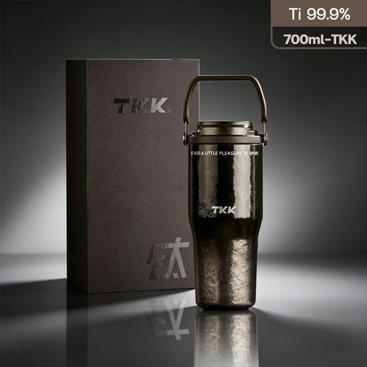 TKK 4002 แก้วไทเทเนียมแท้ 700ml น้ำหนักเบา ไม่ดูดกลิ่น เก็บร้อนเย็น พร้อมหลอด 2in1 Titanium Water Bottle